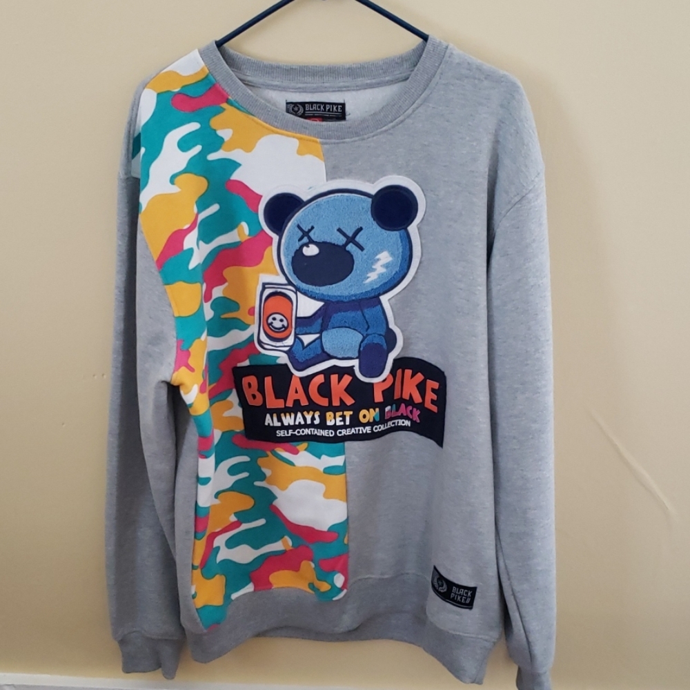 BLACK  PIKE SWEATER